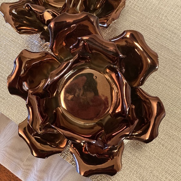 Set of 2 flower shape tea light bronze color candle holders - Picture 5 of 8